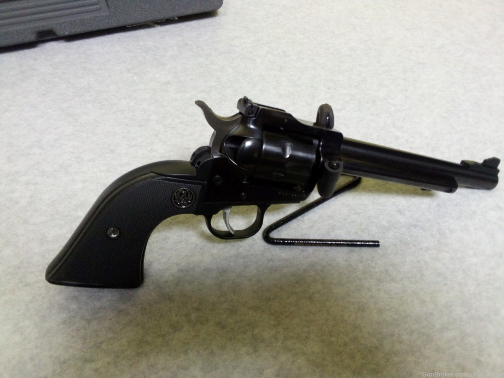 Ruger New Model Single Six, .22 cal. with Extra Cylinder, Keys, Book -img-2