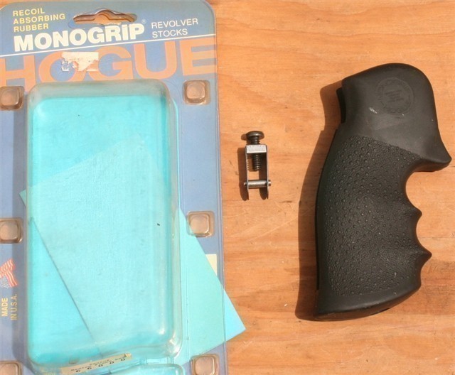Hogue grips for Taurus medium frame revolver-img-0