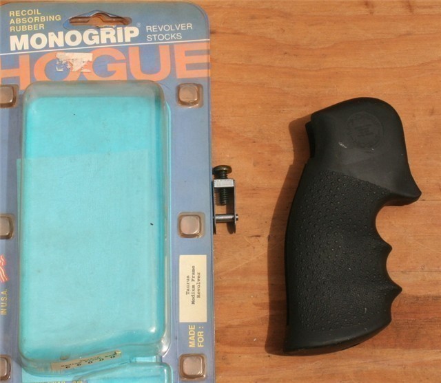 Hogue grips for Taurus medium frame revolver-img-1