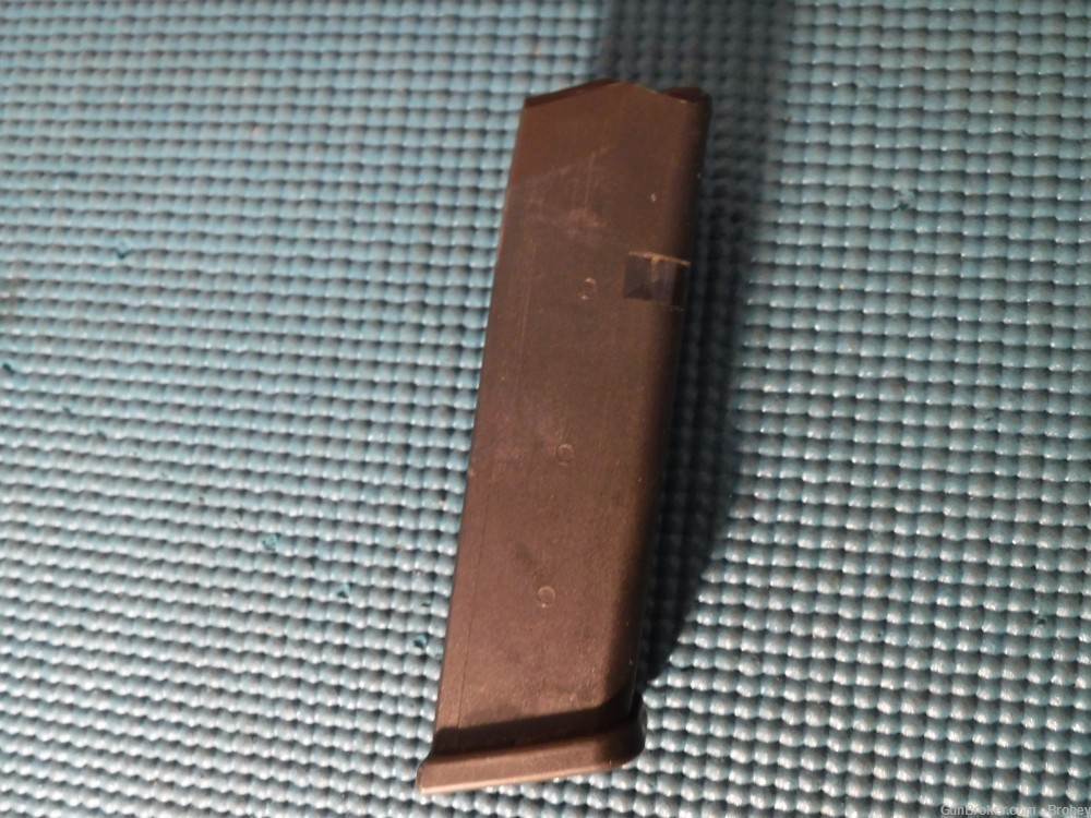 Glock 22 Early Gen 4 .40S&W 15 Round Magazines-Used-img-0