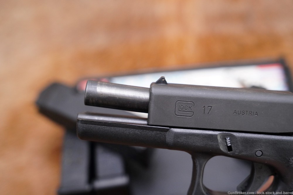 Glock Model 17 G17 Gen 1 9mm Striker Fired Semi-Auto Pistol, MFD 1982-1988-img-13