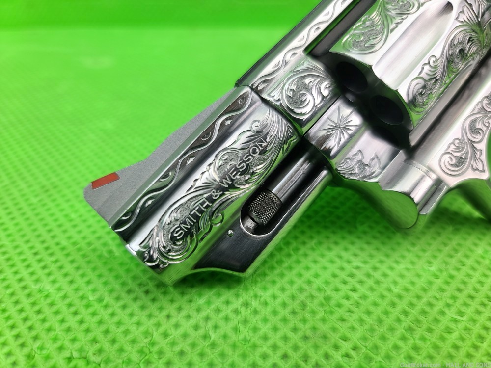 Smith & Wesson 66 ( 66-2 ) 357 MAG STAINLESS 2 1/2" FULLY HAND ENGRAVED -img-31