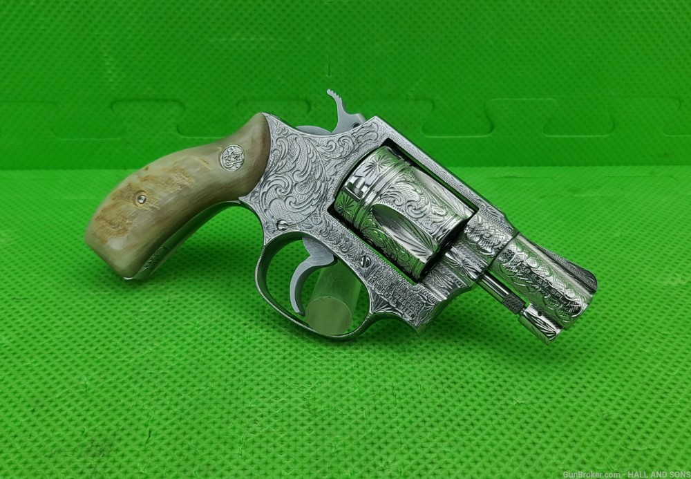 Smith & Wesson STAINLESS Chiefs Special FULLY HAND ENGRAVED RAMHORN GRIPS -img-1