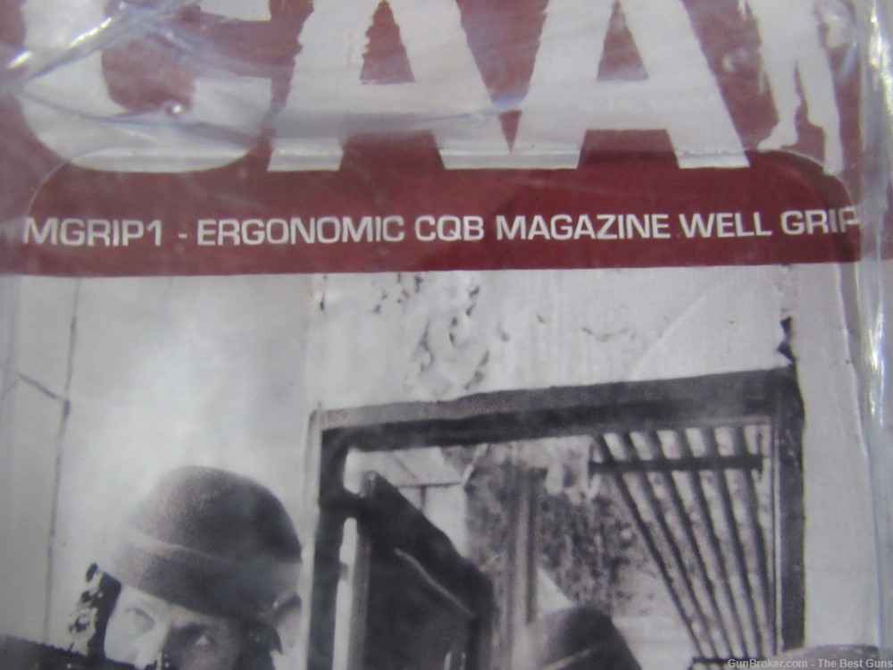 CAA MGRIP1 Magazine Well Mag Grip Picatinny Rail Magwell CQB Foregrip Black-img-1