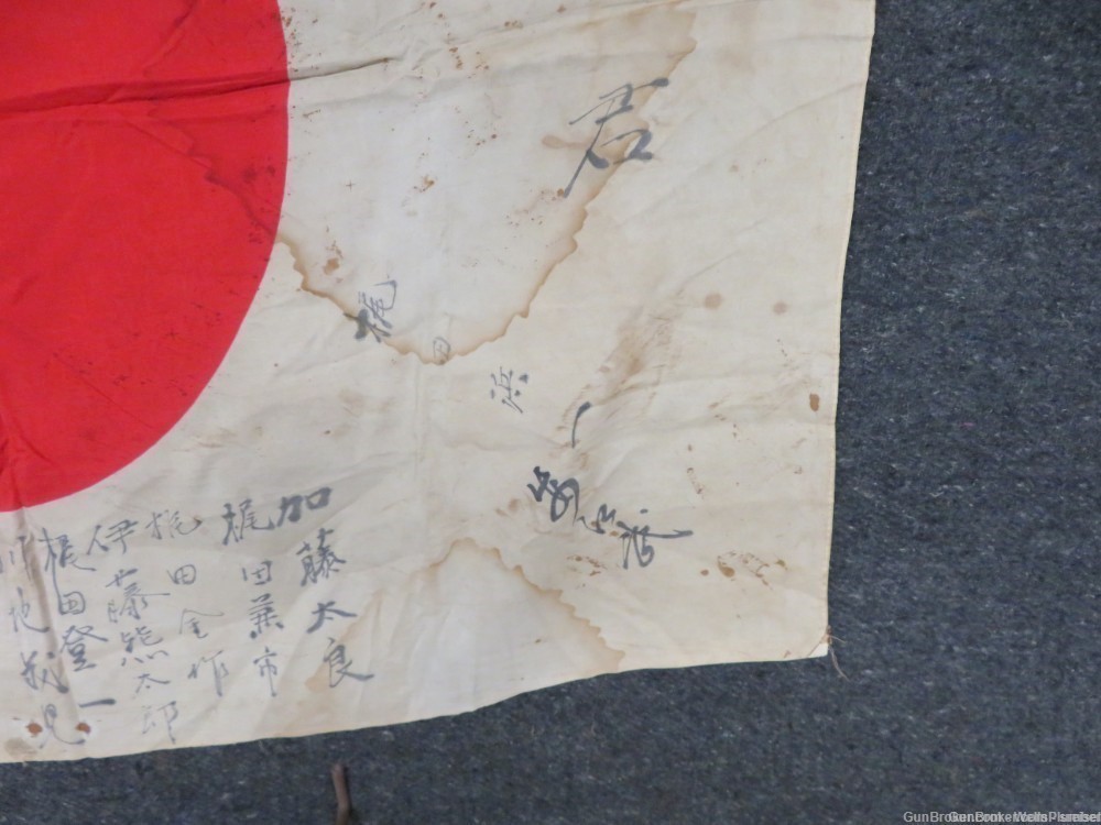 WWII JAPANESE HINOMARU MEATBALL FLAG WITH SIGNED KANJI CHARACTERS-img-5