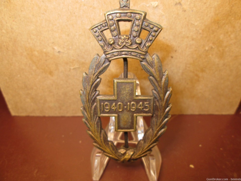 WW 2 Belgium RED-CROSS Badge, 1940.1945, Pinback-img-1