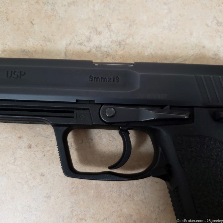 Heckler & Koch HK USP 9mm Semi-Auto Pistol with 2 Magazines-img-4