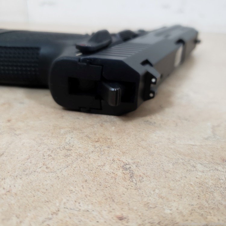 Heckler & Koch HK USP 9mm Semi-Auto Pistol with 2 Magazines-img-13