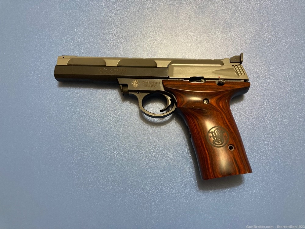 SMITH & WESSON 22A-1 .22LR 10+1 5.5" TWO TONE PISTOL SKU:107433 VERY CLEAN-img-3