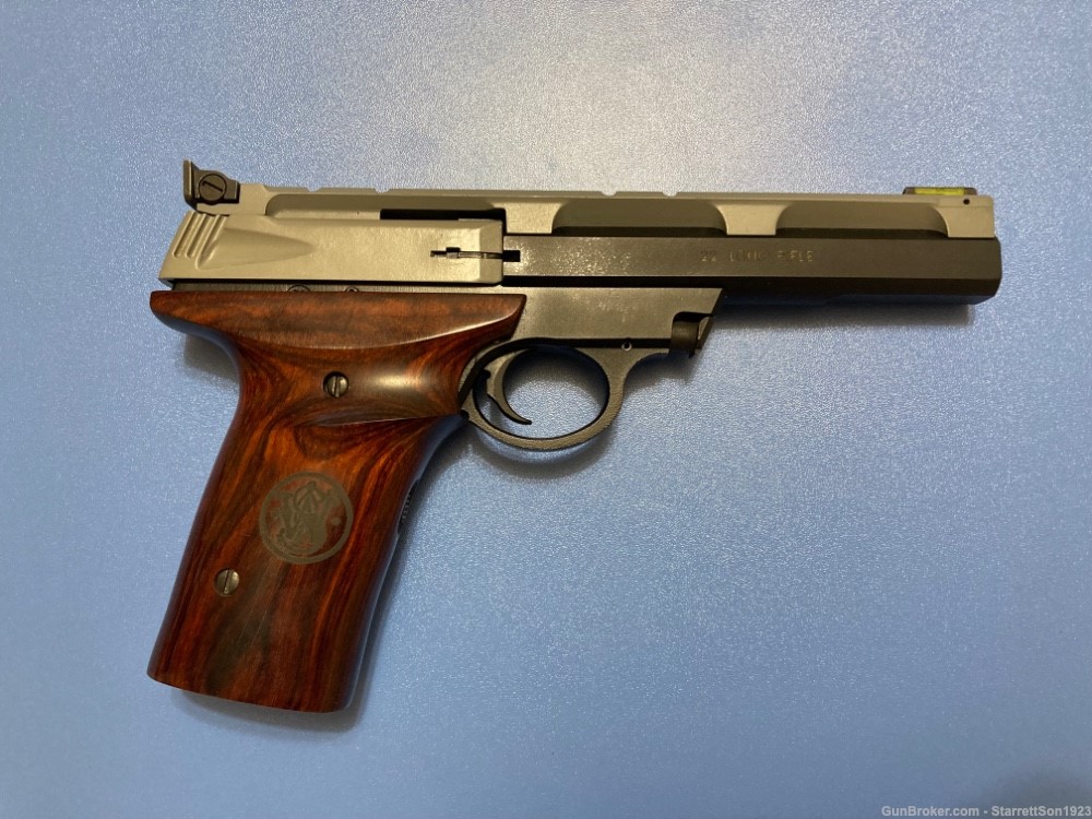 SMITH & WESSON 22A-1 .22LR 10+1 5.5" TWO TONE PISTOL SKU:107433 VERY CLEAN-img-8