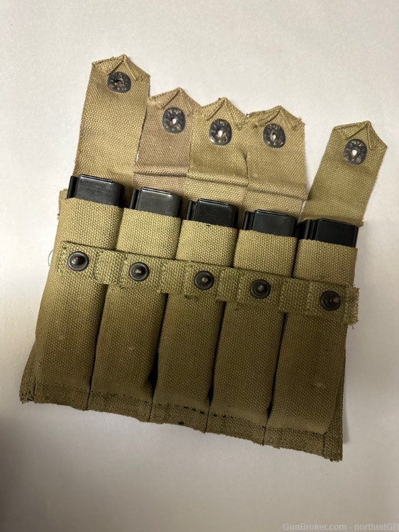 US GI WWII THOMPSON 5-20 RD AUTO ORDNANCE CORP. MAGAZINES SET WITH POUCH.-img-1
