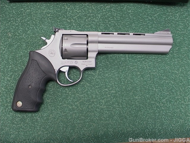 Used Taurus 44 Magnum-img-1