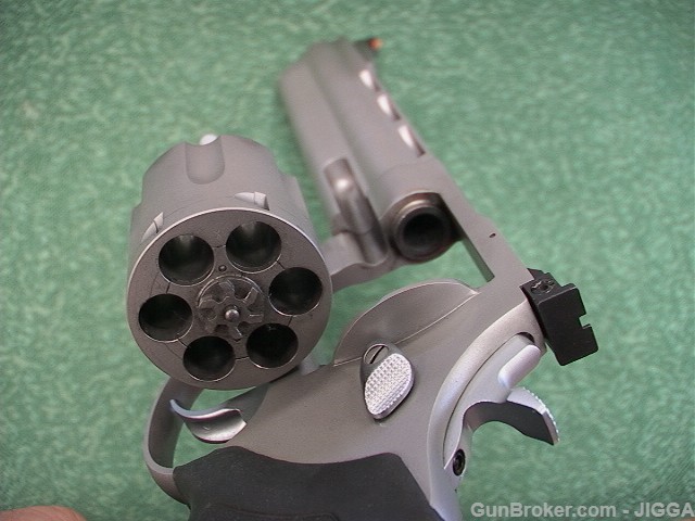 Used Taurus 44 Magnum-img-5
