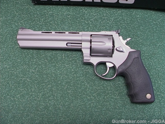 Used Taurus 44 Magnum-img-4