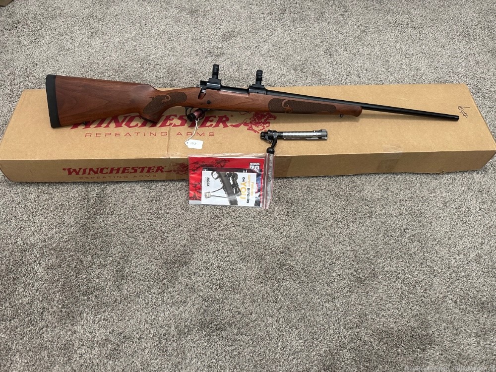 Winchester model 70 featherweight 243 Win 22” brl like new mint -img-0