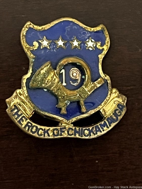 Vintage US Military Army 19th Infantry Regiment Crest DI DUI Pin -img-0