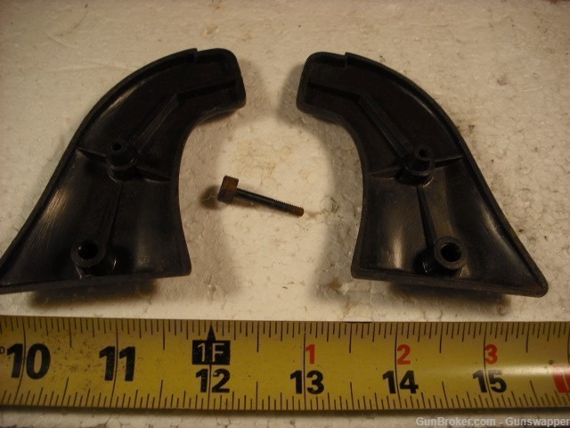 Gun Parts Reck Model 12 Revolver Grips & Screw Part No Reserve-img-1