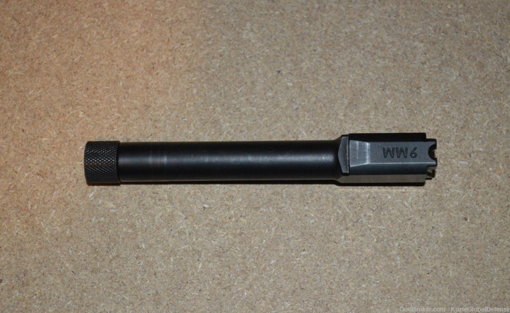 Smith and Wesson M&P 9mm Threaded Barrel -img-2
