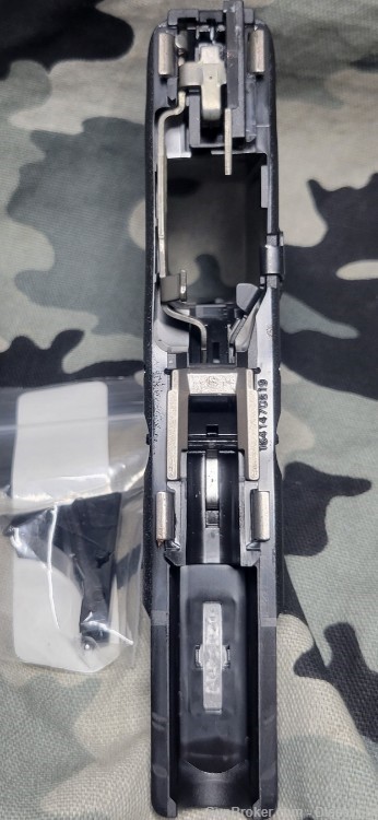 Glock  19 23/32 Complete frame 357SIG 40SW 9MM Gen 3 9MM Extractor Inc. New-img-3