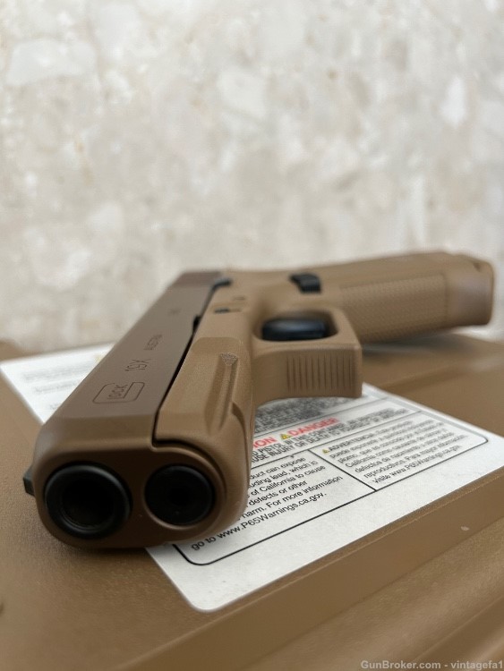 Glock 19x  Gen 5  9mm  “Night Sights”   4.02 inch Barrel   “Never Fired” ! -img-2