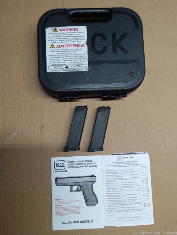 Glock Pistol  Magazines,  2-15rd .40S&W, Case + Manual-img-0