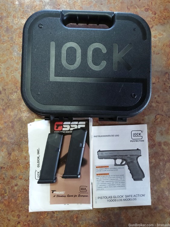 Glock Pistol Magazines, 2-10rd, Case and Manual -img-0