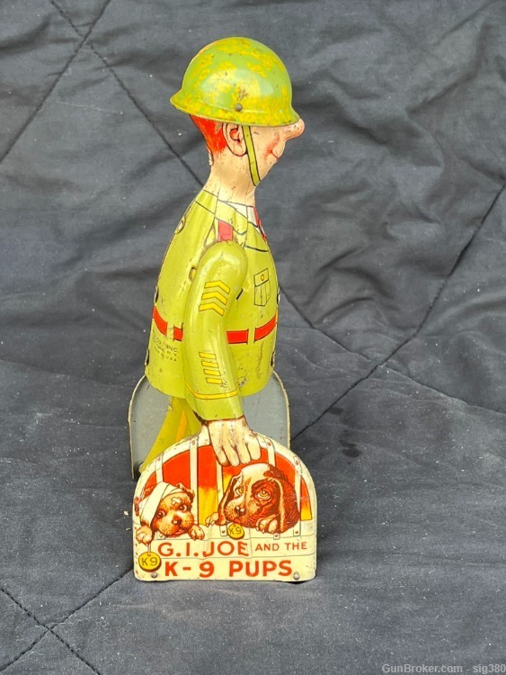 1940s UNIQUE ART MANUFACTURING CO. WIND-UP G.I. JOE AND THE K-9 PUPS, WORKS-img-2