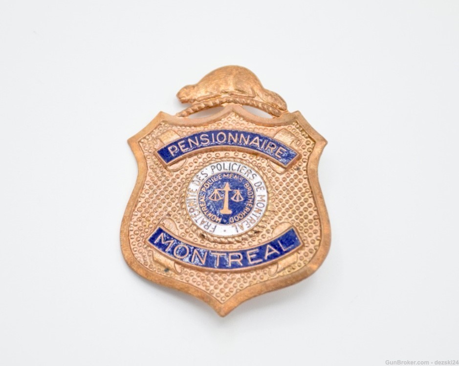 MONTREAL PENSIONNAIRE POLICE BADGE OBSOLETE MONTREAL, CANADA WALLET BADGE-img-1