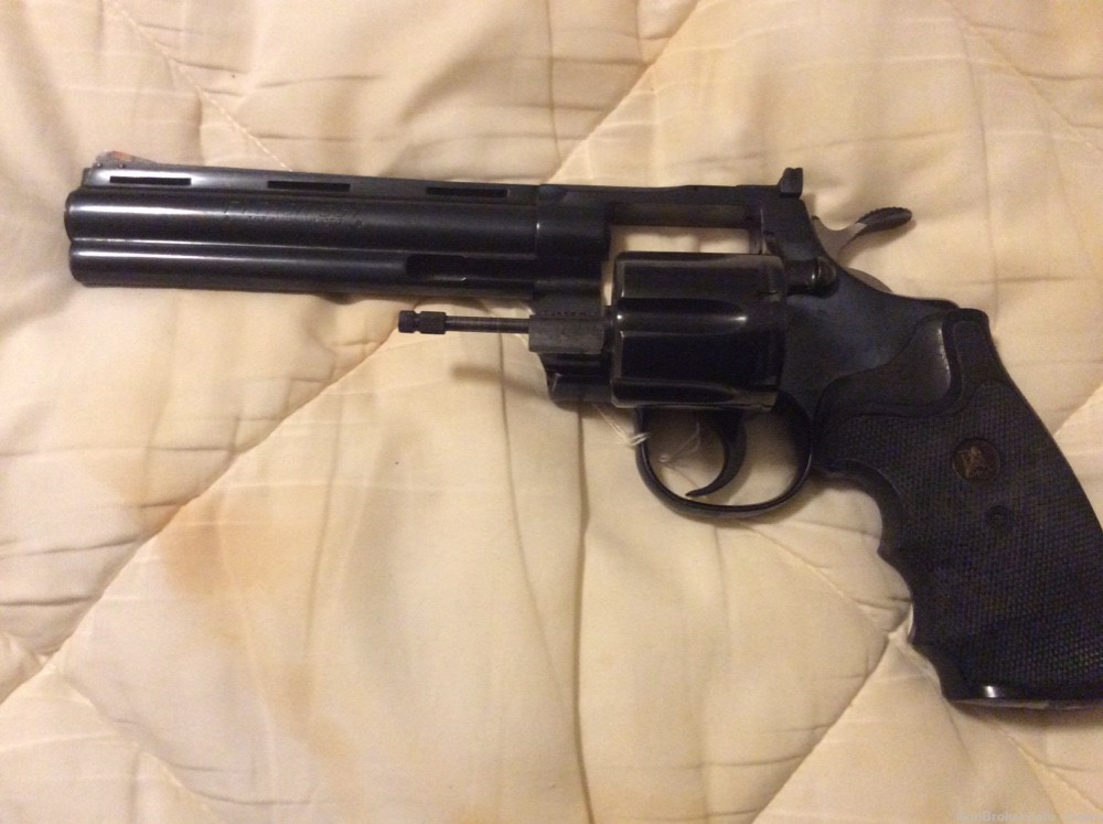 Colt Python blue  revolver  6 inch  357 Mag -img-2