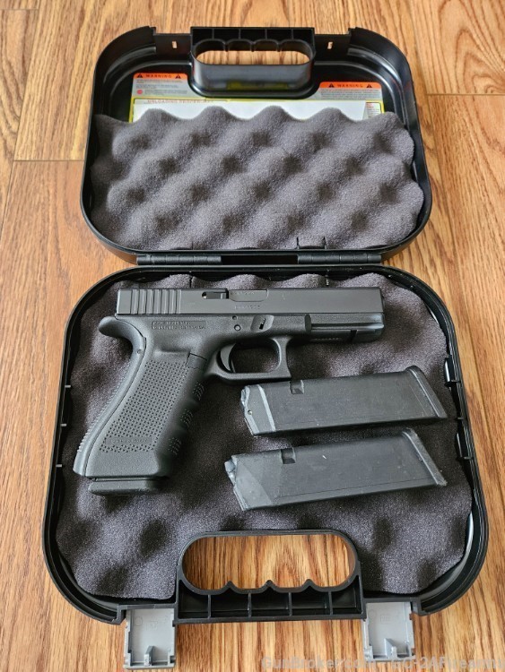 VERY GOOD Condition!  LE Trade-in Glock 22 Gen4 in .40 S&W-img-0