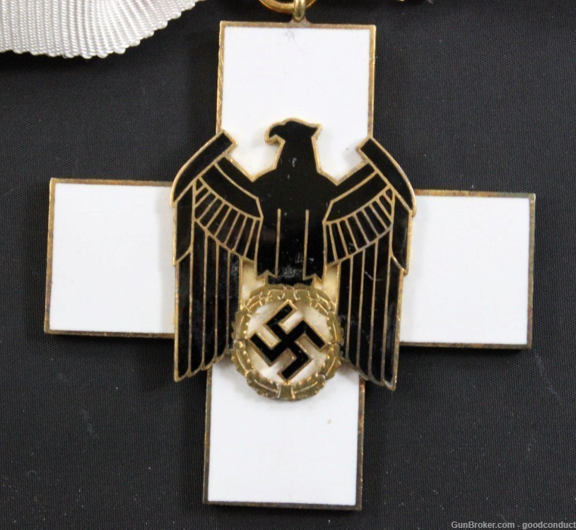 German WWII 1st Class Social Welfare Neck Order-img-1