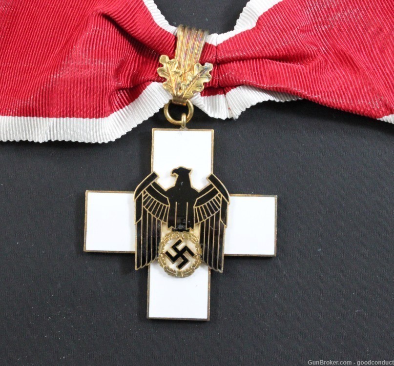 German WWII 1st Class Social Welfare Neck Order-img-0