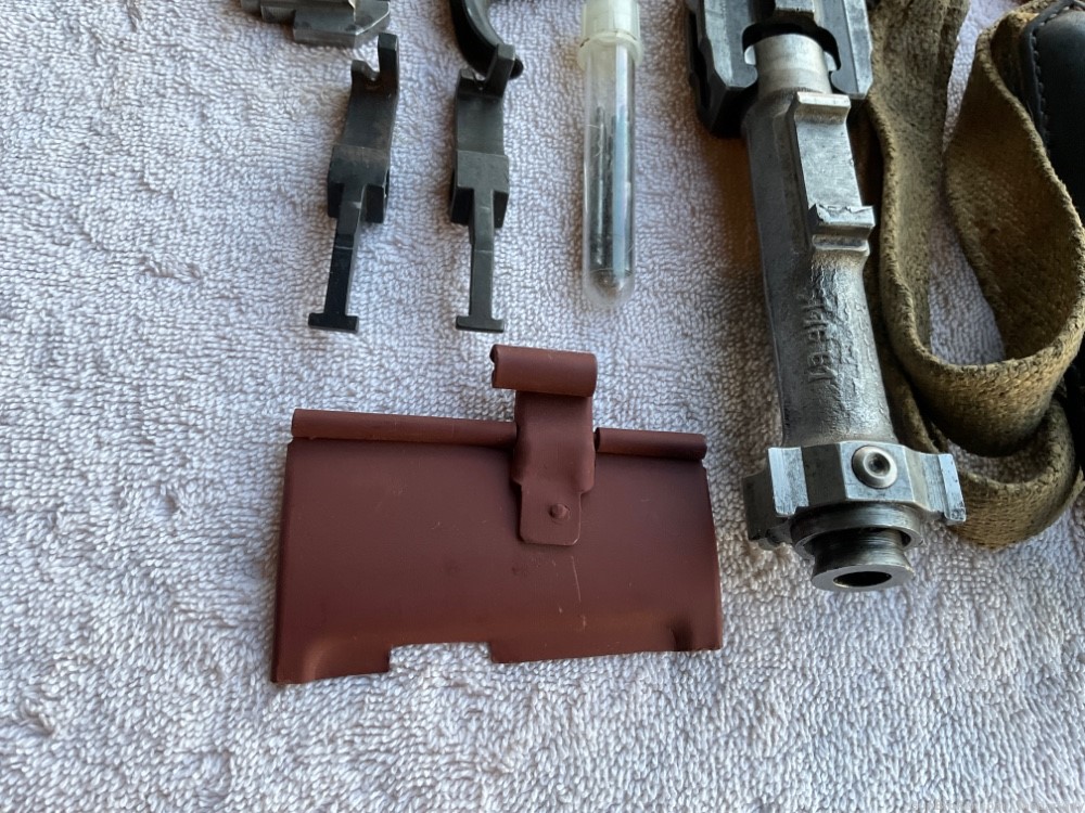 MG42 Bolt Assembly and Parts. (Lot)-img-1