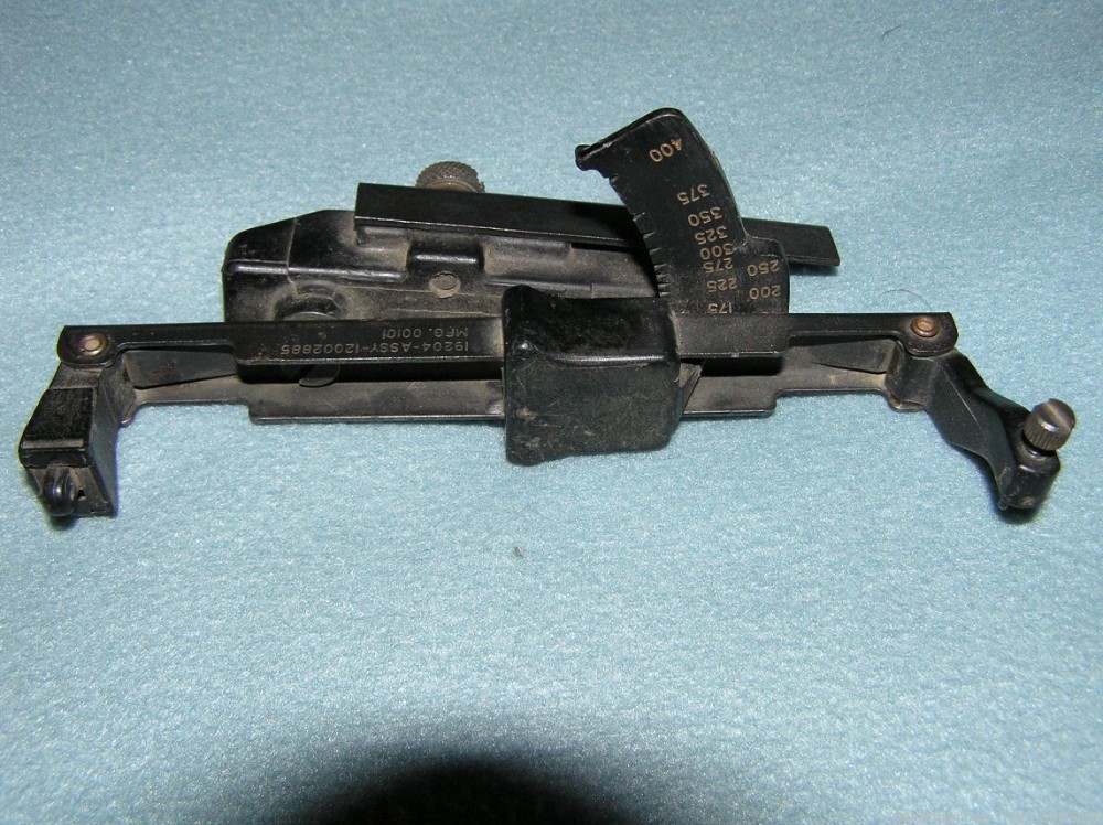 M203 Quadrant Sight assembly. Mounts to carry handle.-img-0