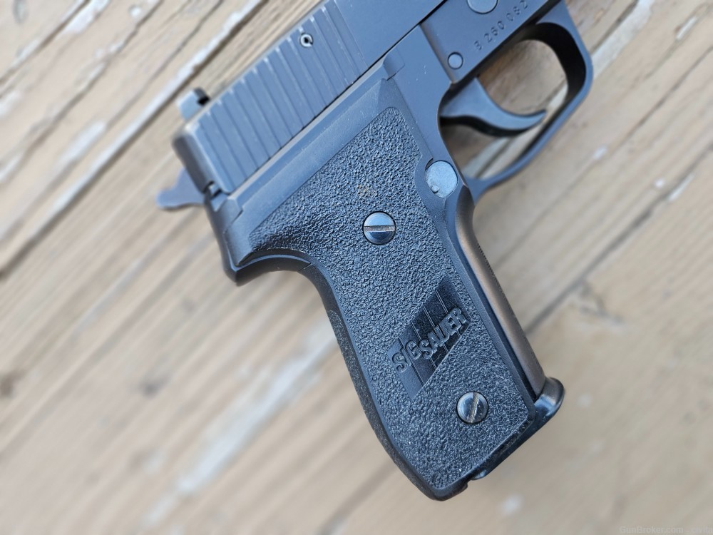 Sig Sauer P228 9mm early Gun Made in Germany-img-4