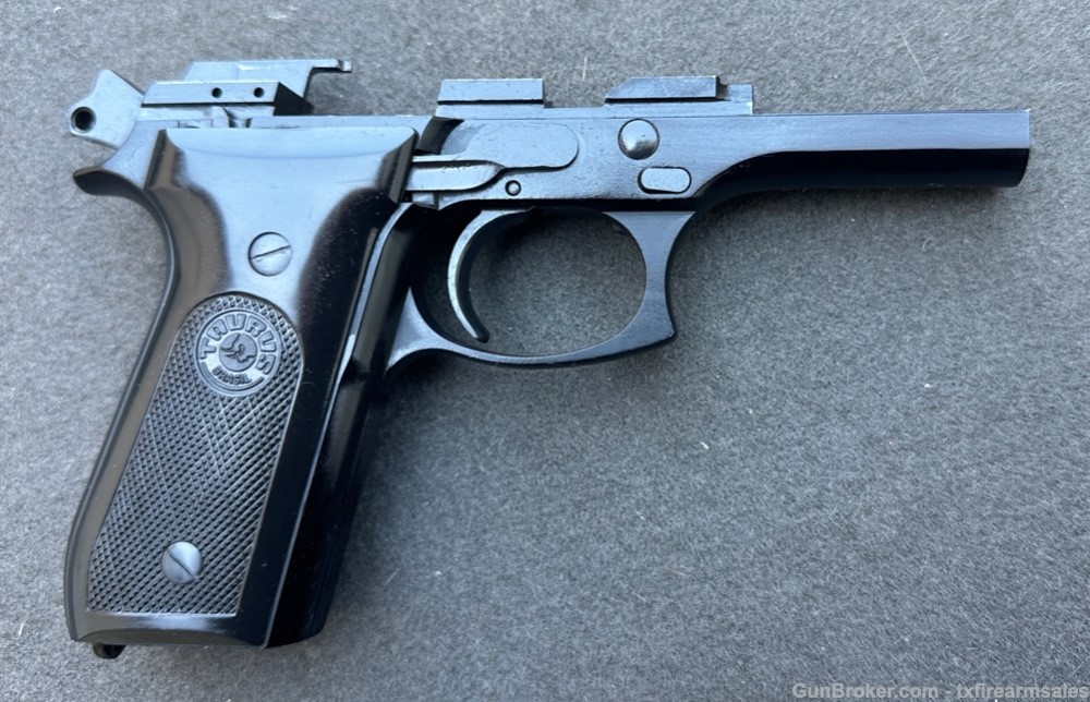 Very Early Taurus PT-92 9mm Pistol, Heal Mag Release Similar to Beretta 92S-img-31