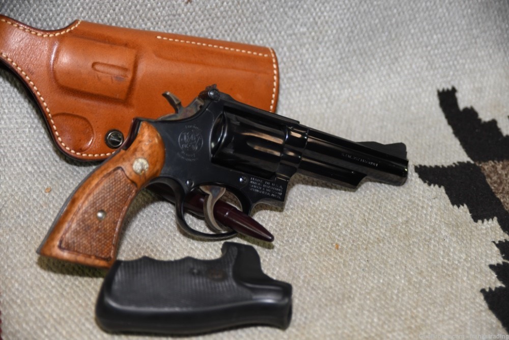 Smith & Wesson S&W Model 19-3 w/4 inch BBL 357 Magnum Made 1972 Super Condi-img-6