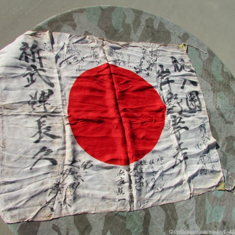 JAPANESE WWII MEATBALL FLAG WITH SIGNED KANJI CHARACTERS & HINOMARU (RARE)-img-11