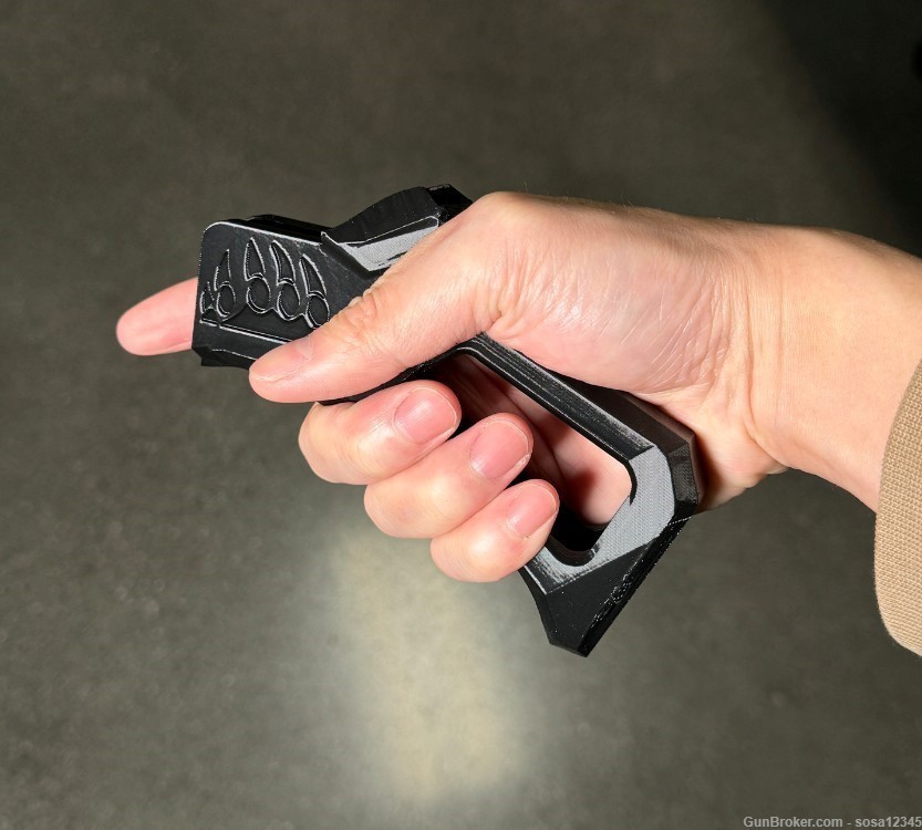 Featureless Grip CA NY for AR Platform Compliant-img-3