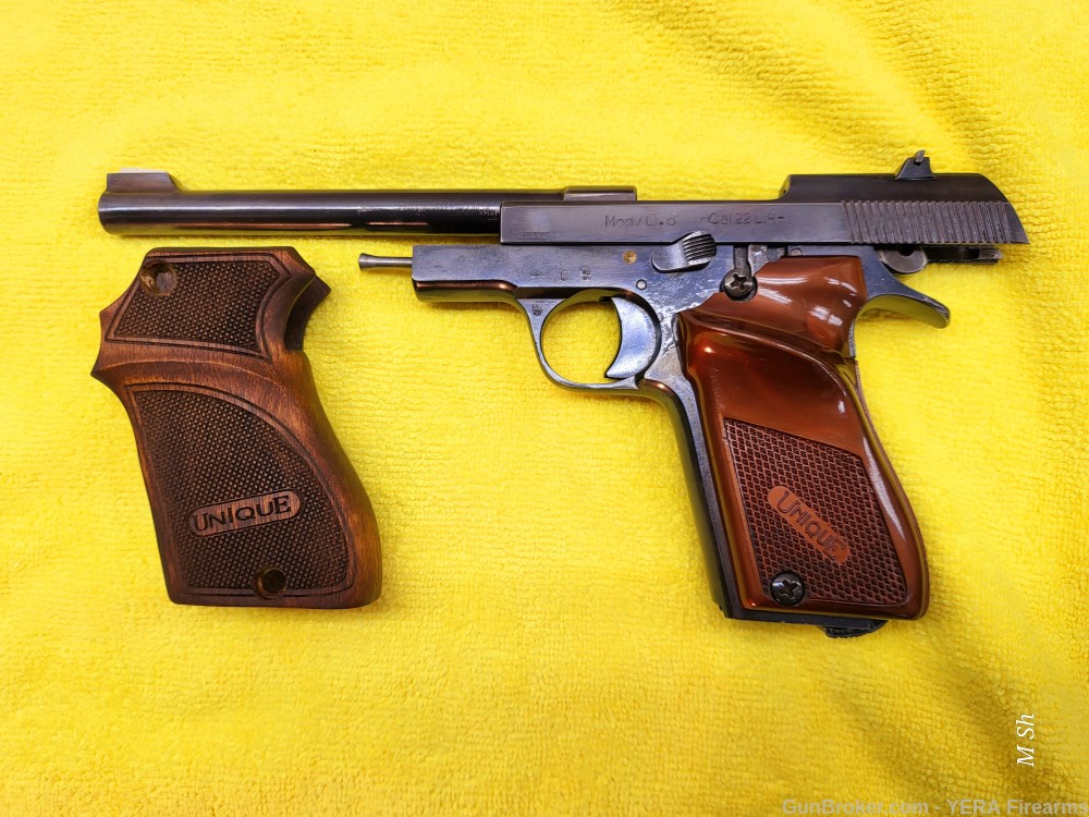 1954 French Unique D6 22LR, 6" barrel, extra Rosewood Checkered grip-img-7