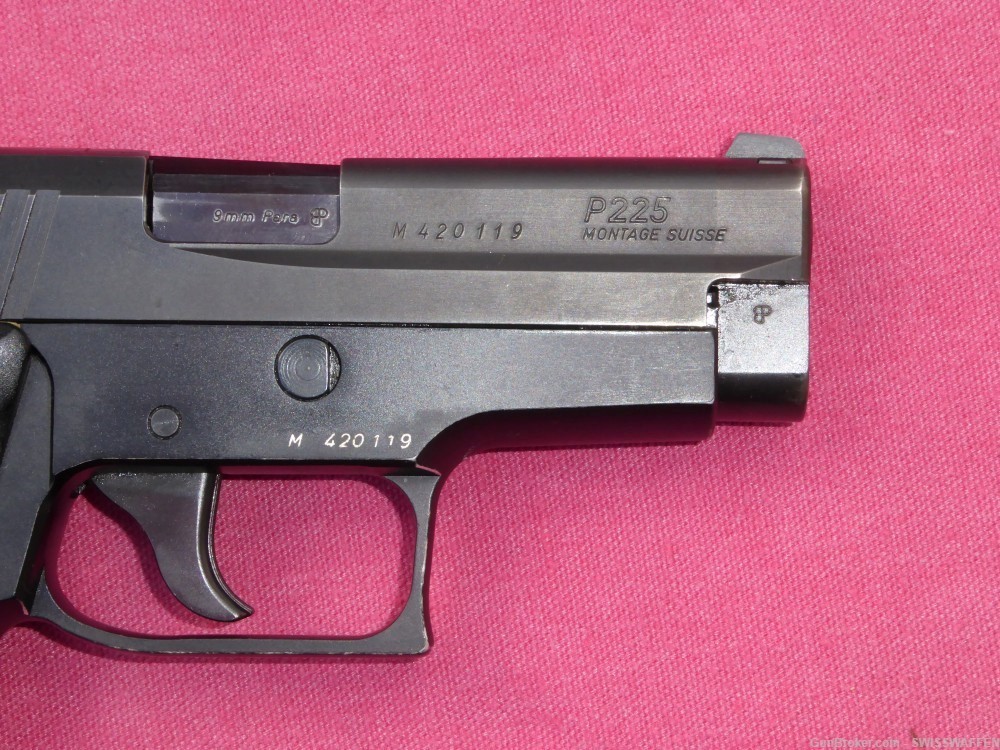 SIG SAUER P225 "MONTAGE SUISSE" 9mm ORIGINAL BOX MANUAL  "RARE"-img-7