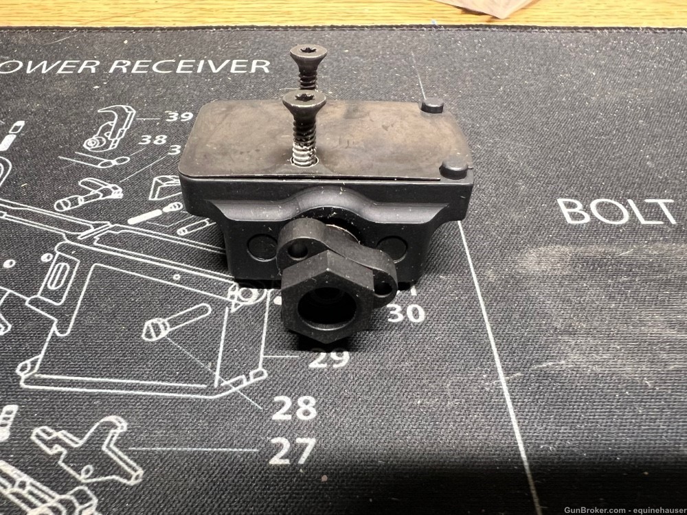 Trijicon RMR Weaver mount with qd and sealing plate-img-0
