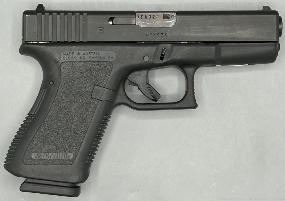 GLOCK 19 Gen 2 9mm Luger 4.02" G19 Gen2 15+1 Black Safe Action Pistol 9x19-img-2
