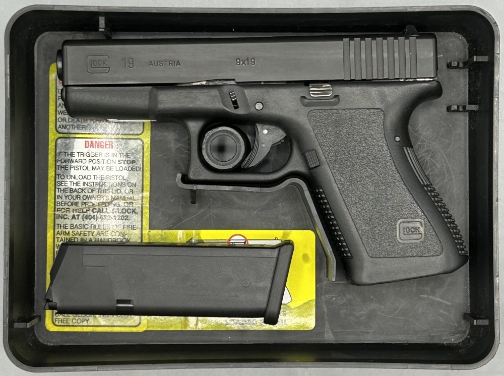GLOCK 19 Gen 2 9mm Luger 4.02" G19 Gen2 15+1 Black Safe Action Pistol 9x19-img-0
