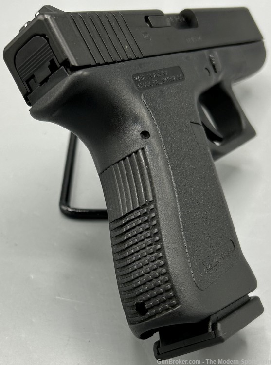 GLOCK 19 Gen 2 9mm Luger 4.02" G19 Gen2 15+1 Black Safe Action Pistol 9x19-img-4