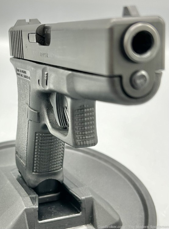 GLOCK 19 Gen 2 9mm Luger 4.02" G19 Gen2 15+1 Black Safe Action Pistol 9x19-img-6