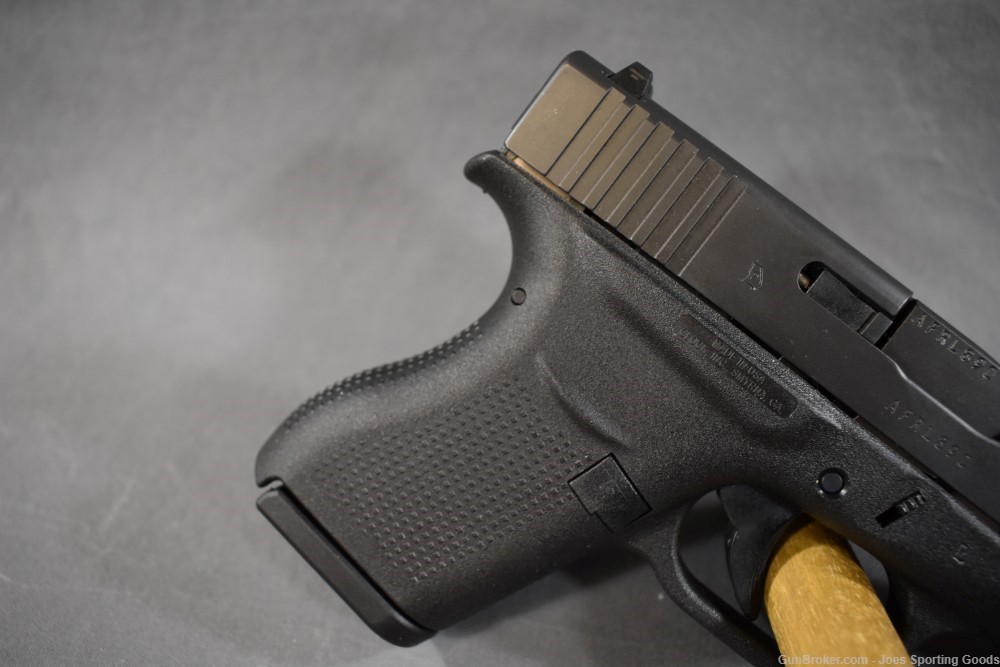 Glock 43 - 9mm Semi-Automatic Subcompact Pistol w/ Factory Case-img-3