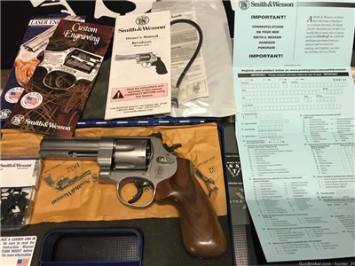 Smith & Wesson 625  45acp. 4”  box / papers  excellent condition 