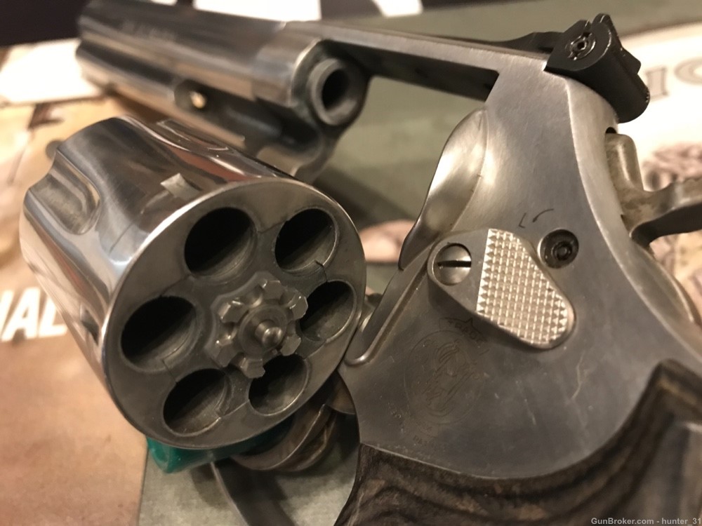 Smith & Wesson 686 - 6  357 mag trijicon night sight  6” barrel -img-4
