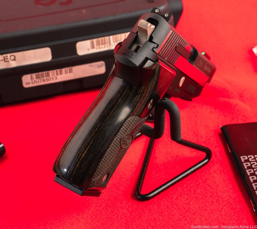 2013 Sig Sauer P226 Equinox 4.4" 9mm Semi-Automatic Pistol! -img-11